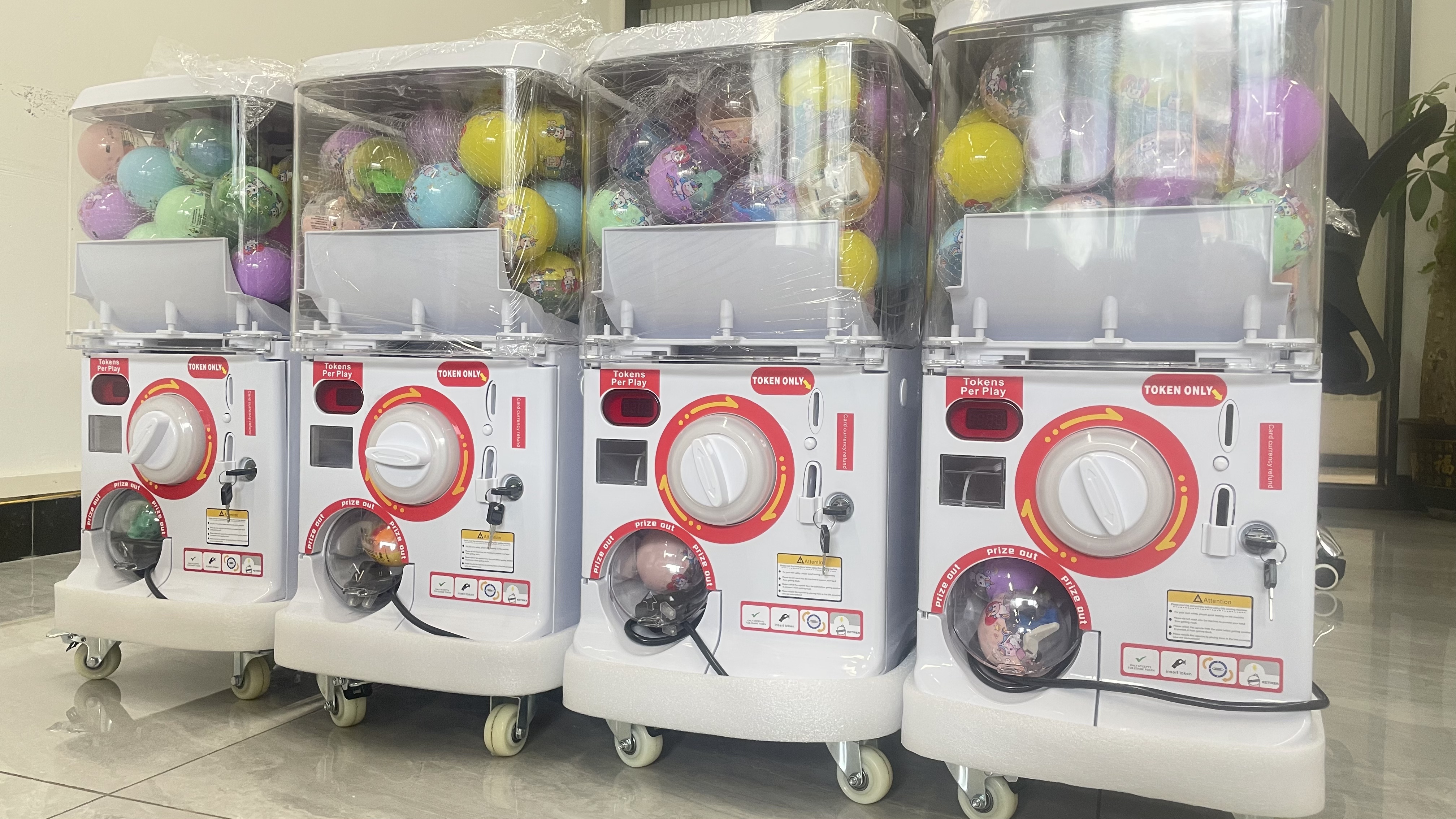 Mini toy vending machine Japan - Power Tools English review and price