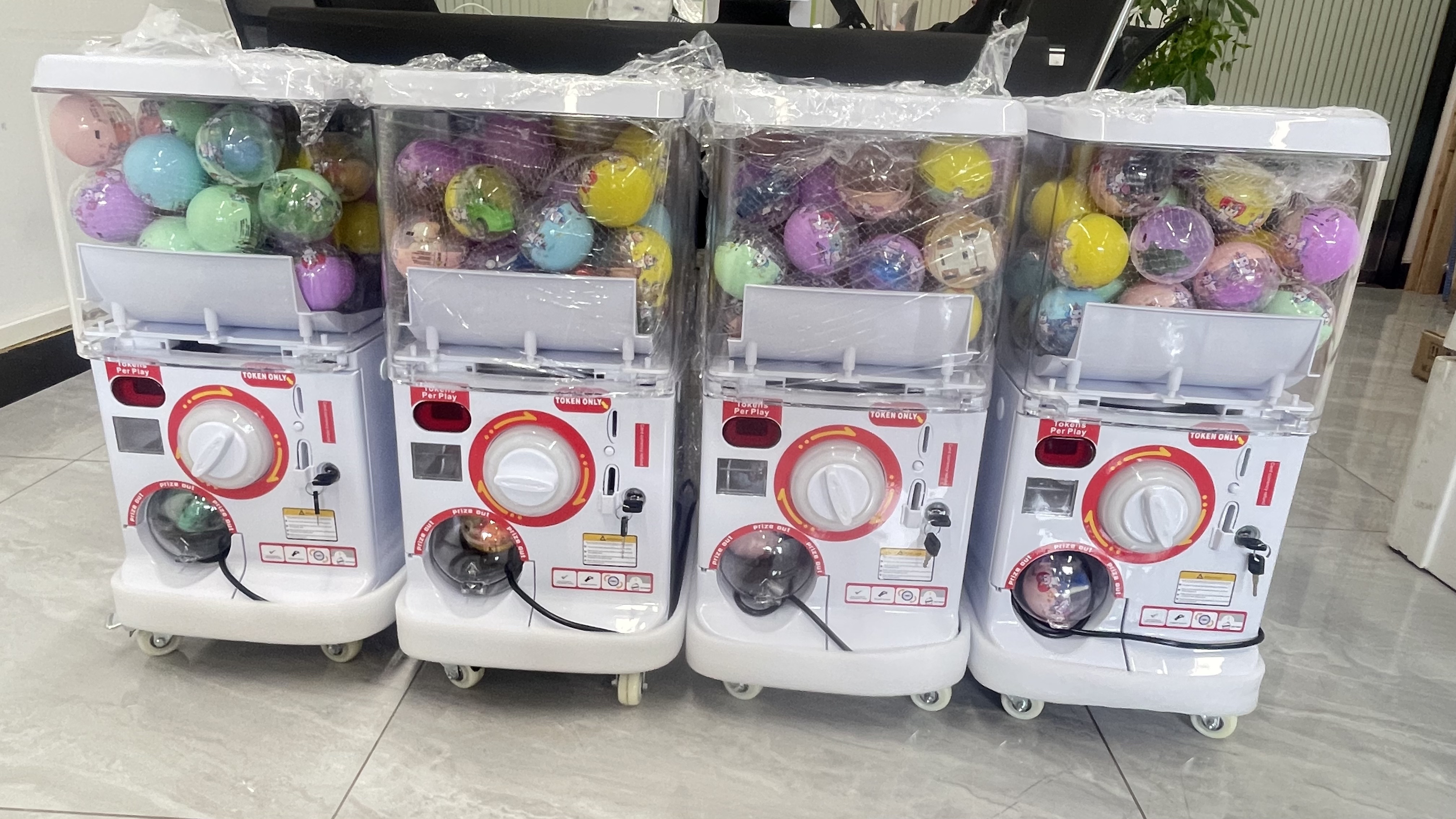 Mini toy vending machine Japan - Power Tools English review and price